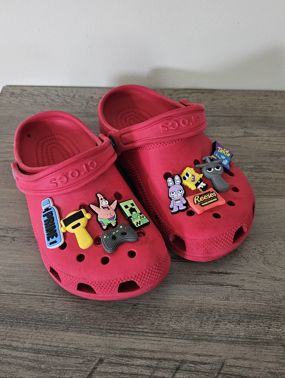 CROCS Kids Varsity Red Classic Clog Charms Boy J 2